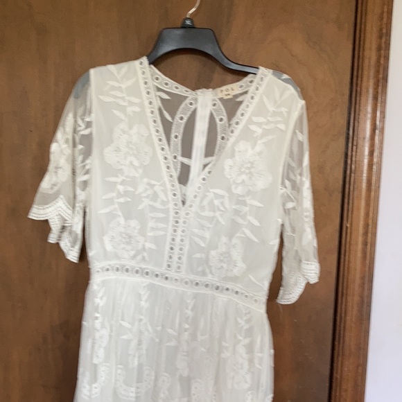 Relisted Pol white floral embroidered sheer material over romper boho size s/m - Picture 4 of 17